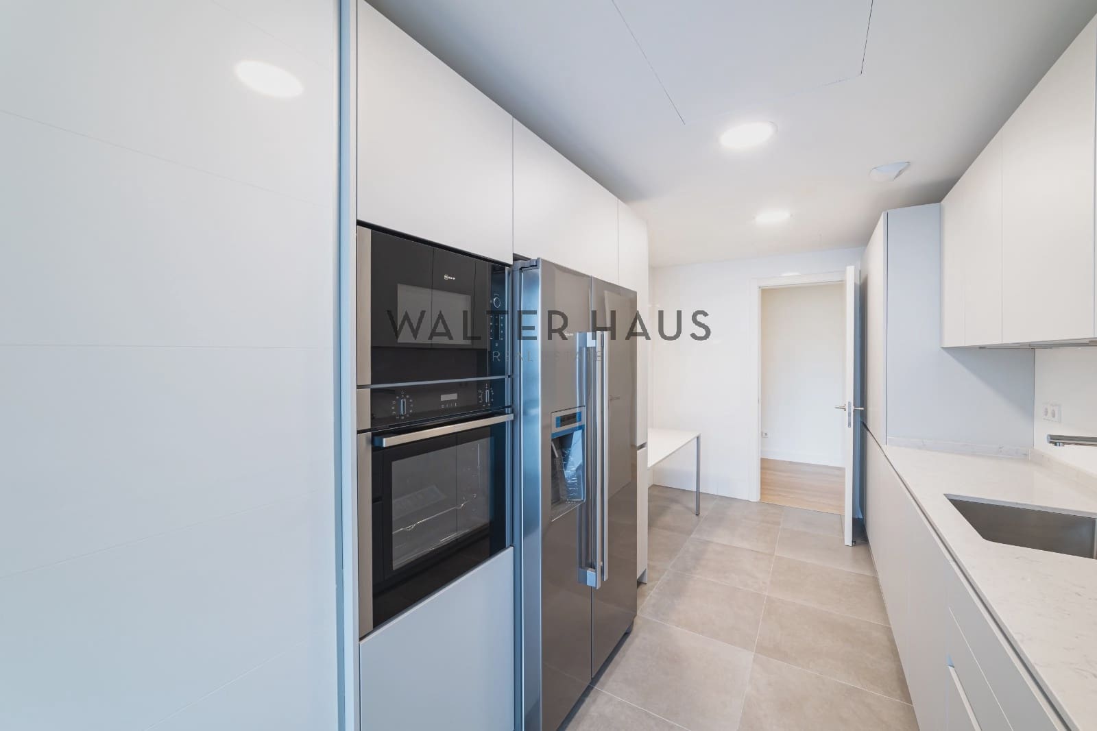 4 soveværelse Lejlighed til leje i Madrid by - € 7.000 (Ref: 9395448)