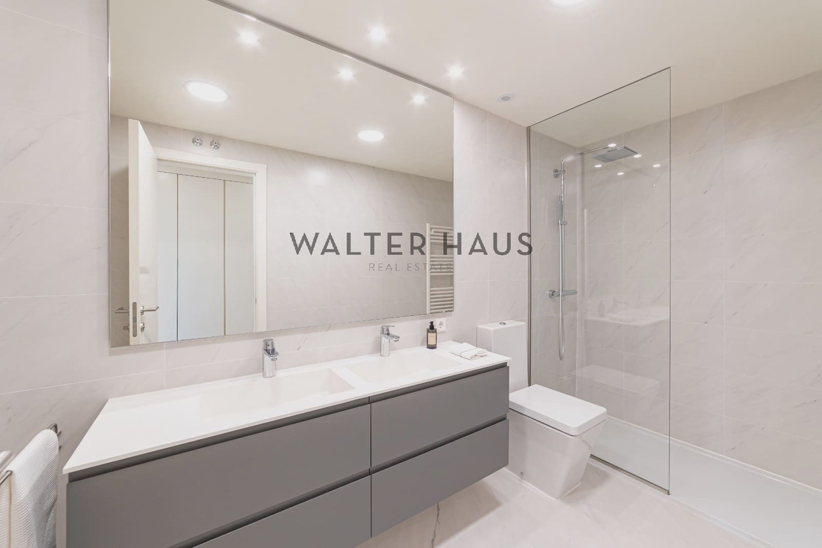 4 soveværelse Lejlighed til leje i Madrid by - € 7.000 (Ref: 9395448)