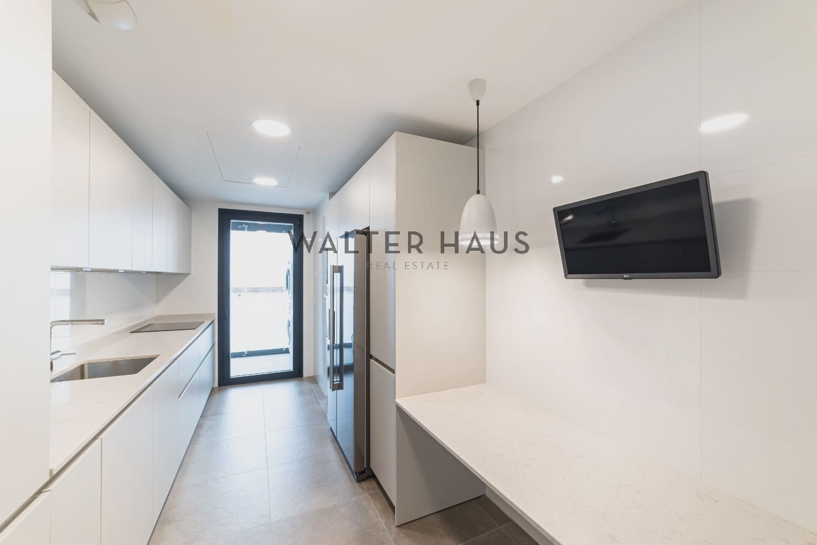 4 soveværelse Lejlighed til leje i Madrid by - € 7.000 (Ref: 9395448)