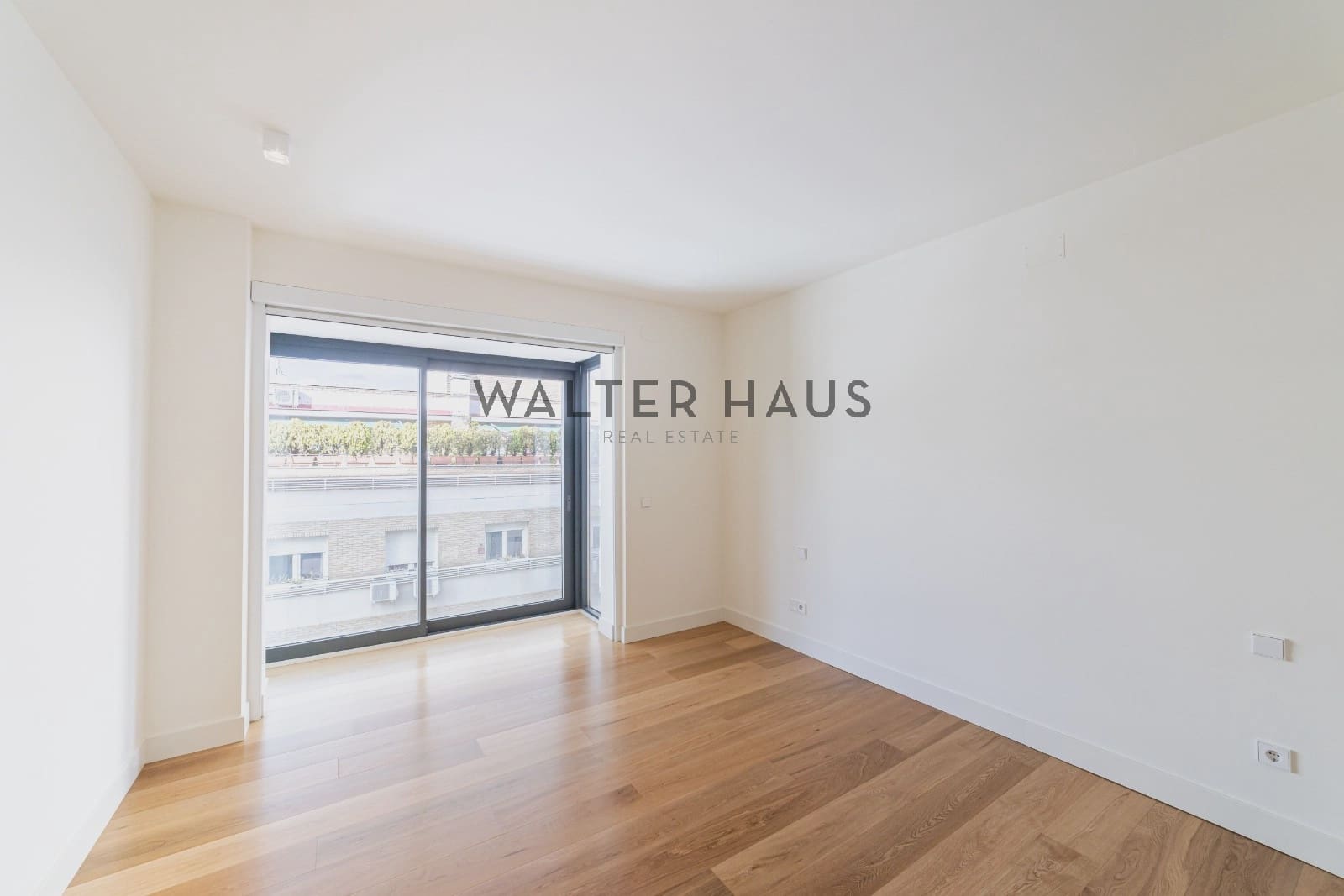 4 soveværelse Lejlighed til leje i Madrid by - € 7.000 (Ref: 9395448)