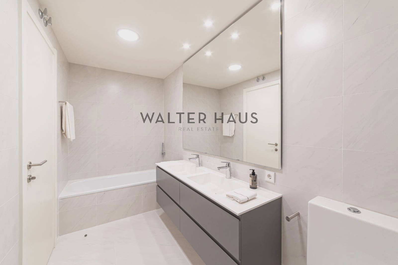 4 soveværelse Lejlighed til leje i Madrid by - € 7.000 (Ref: 9395448)