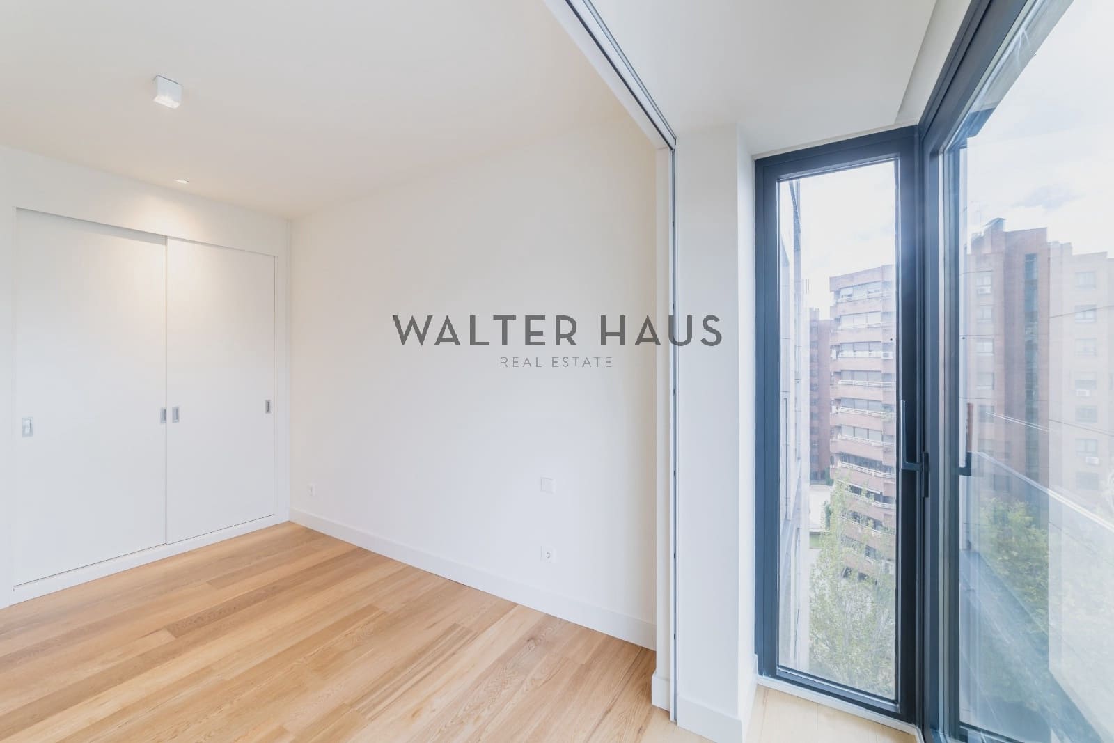 4 soveværelse Lejlighed til leje i Madrid by - € 7.000 (Ref: 9395448)