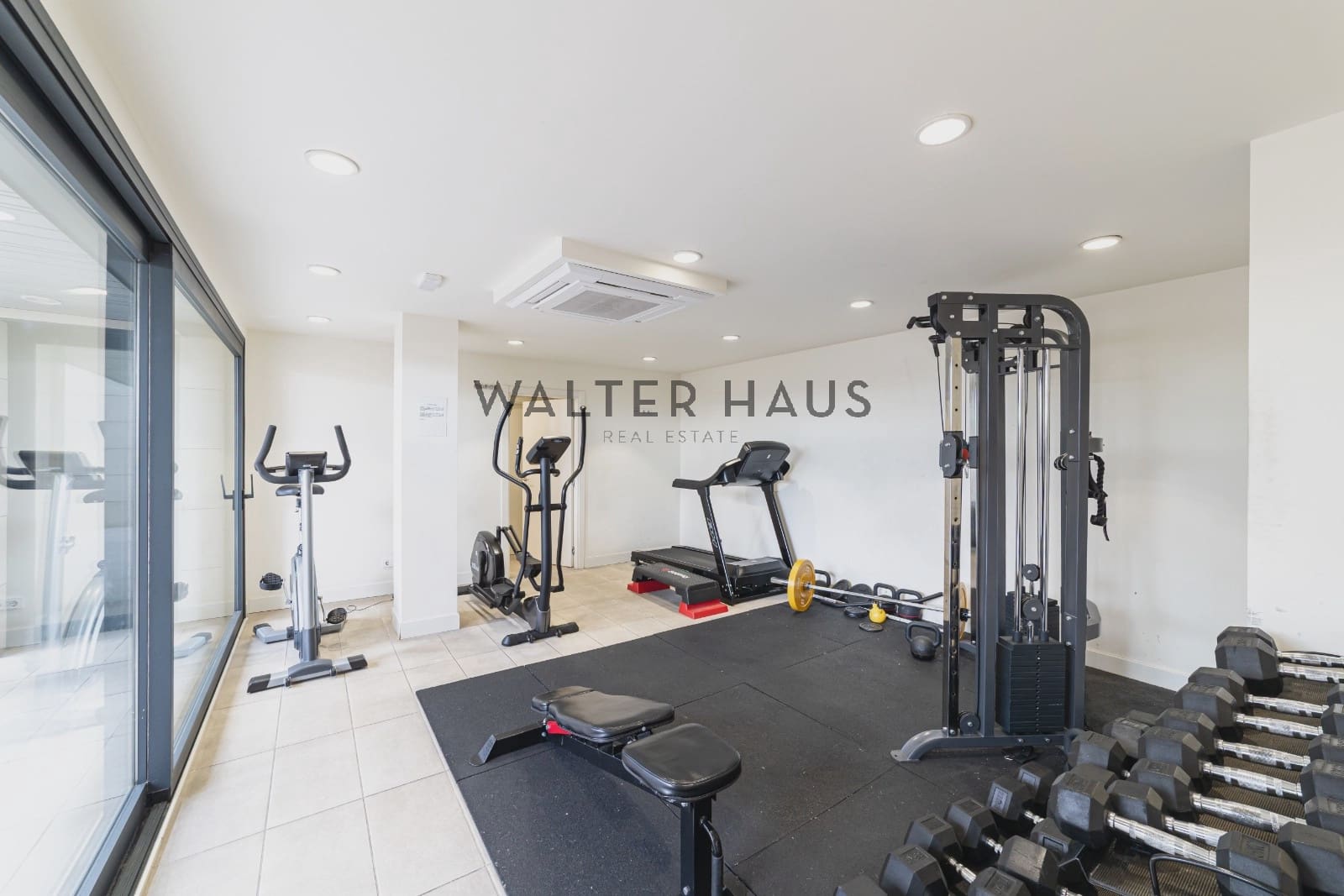 4 soveværelse Lejlighed til leje i Madrid by - € 7.000 (Ref: 9395448)