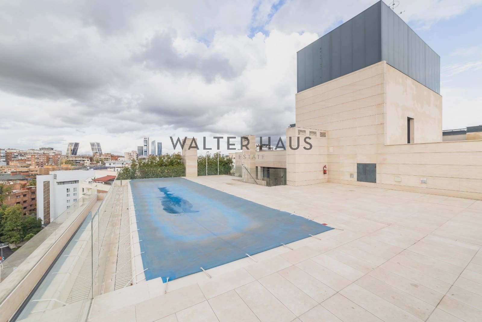 4 soveværelse Lejlighed til leje i Madrid by - € 7.000 (Ref: 9395448)