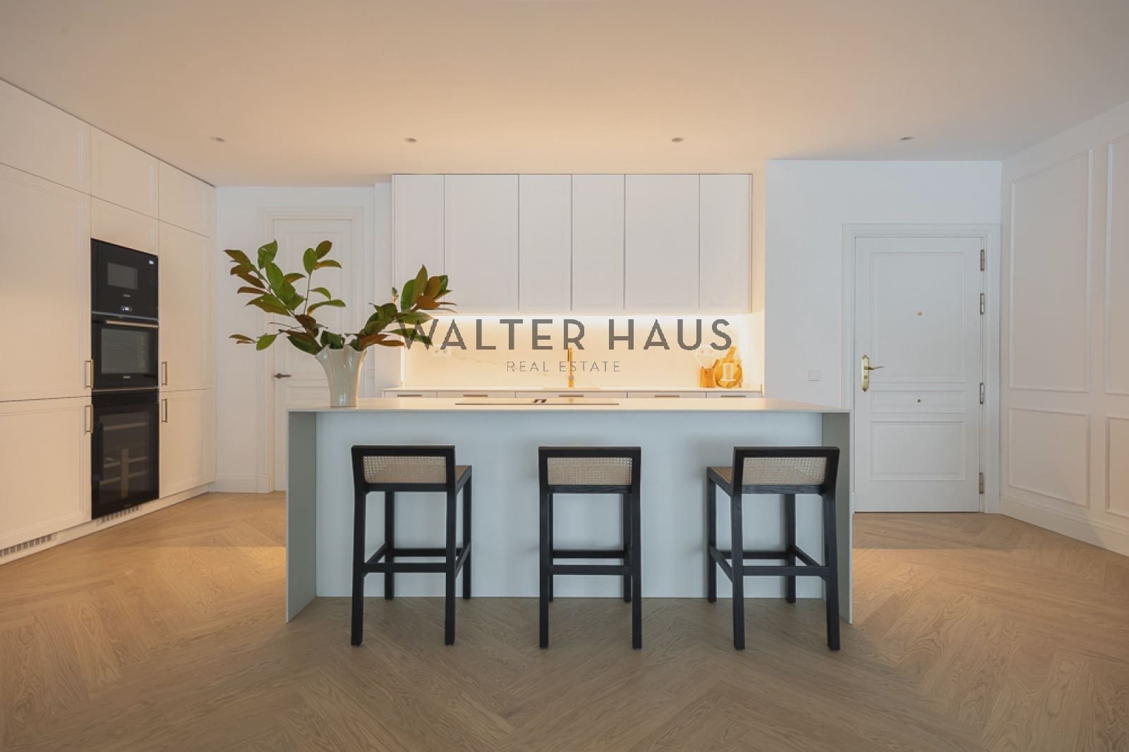 3 bedroom Flat for sale in Madrid city with pool - € 3,750,000 (Ref: 9395449)