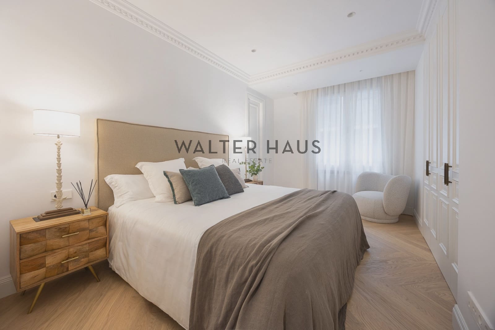 3 bedroom Flat for sale in Madrid city with pool - € 3,750,000 (Ref: 9395449)