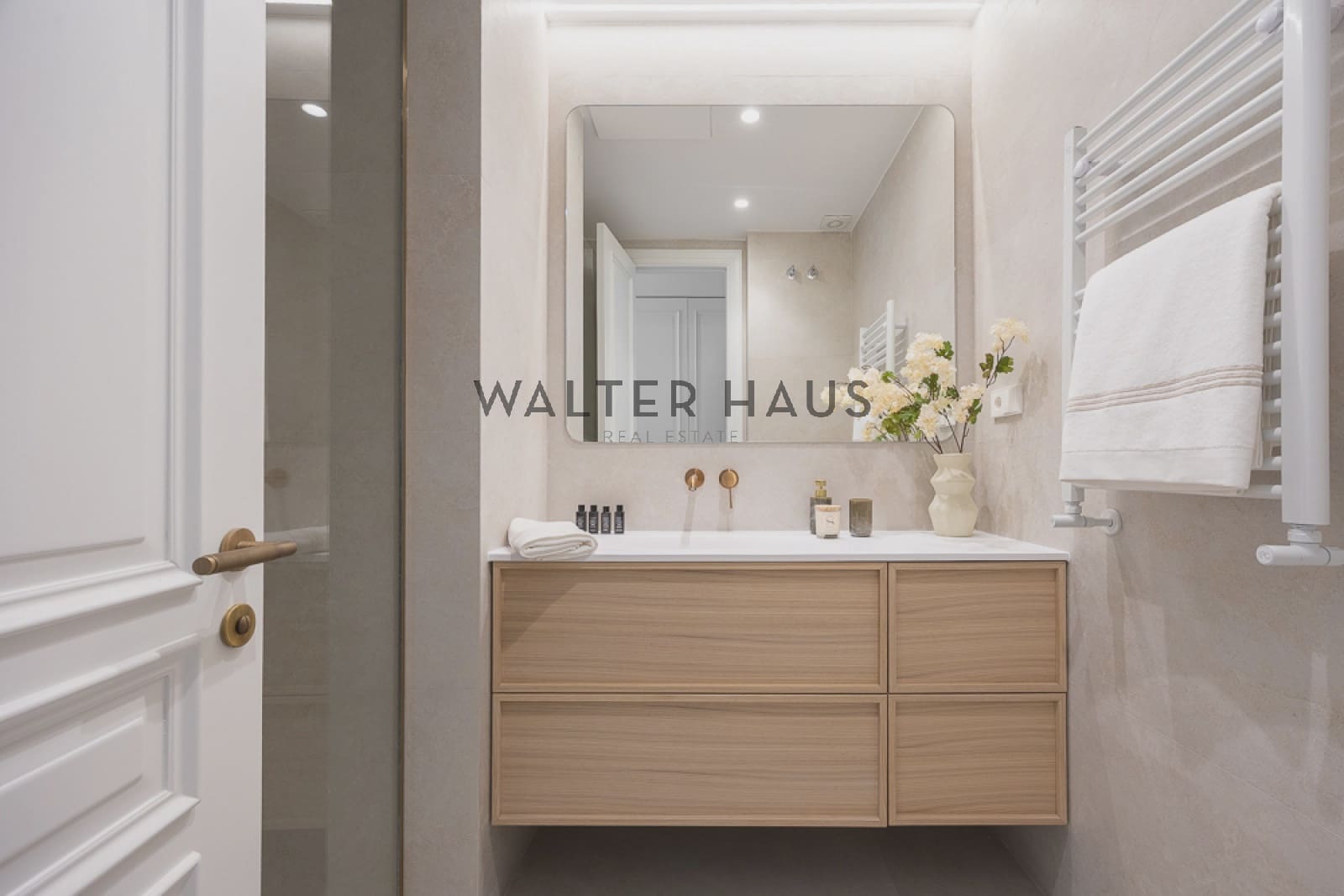 3 bedroom Flat for sale in Madrid city with pool - € 3,750,000 (Ref: 9395449)