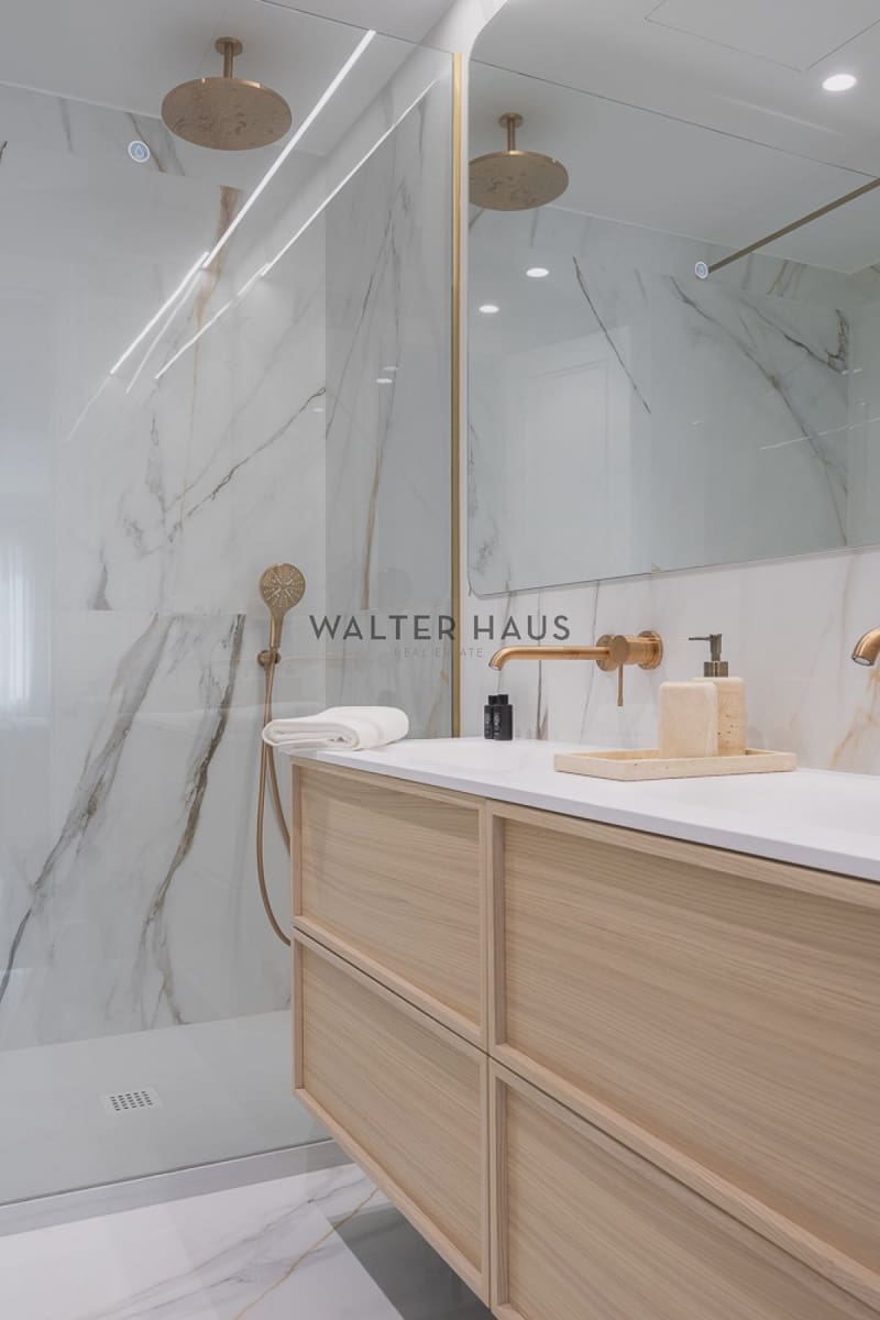 3 bedroom Flat for sale in Madrid city with pool - € 3,750,000 (Ref: 9395449)