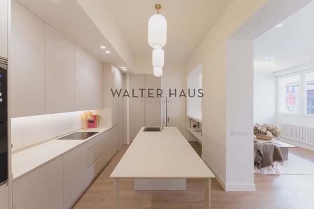 3 bedroom Flat for sale in Rios Rosas, Madrid city - € 720,000 (Ref: 9397006)