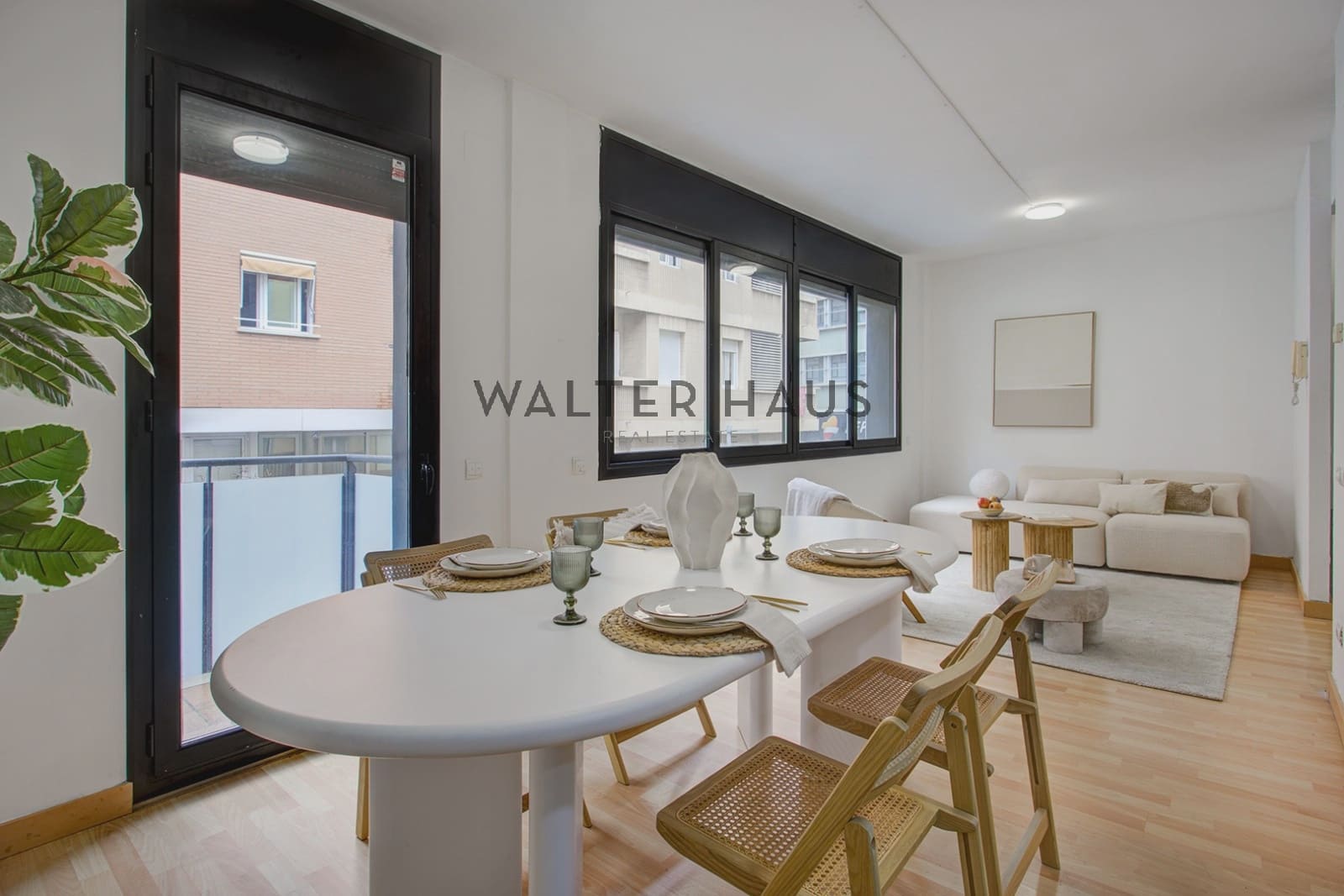 3 soveværelse Lejlighed til salg i Barcelona by - € 890.000 (Ref: 9399987)