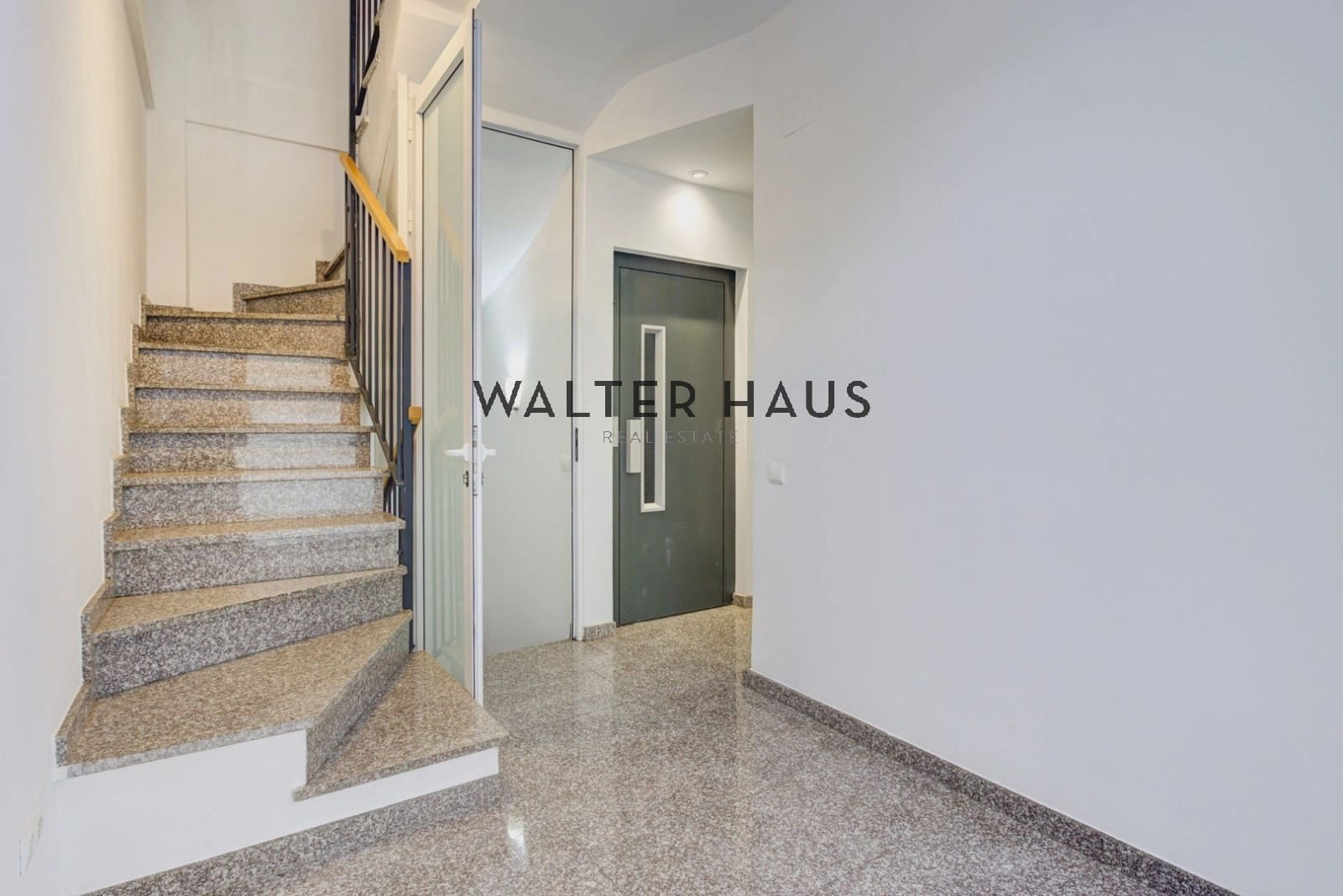 3 soveværelse Lejlighed til salg i Barcelona by - € 890.000 (Ref: 9399987)