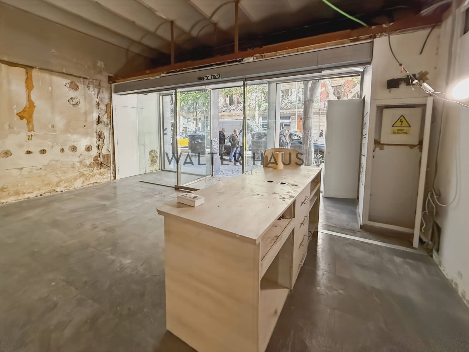 Commercieel te huur in Barcelona stad - € 3.000 (Ref: 9404720)