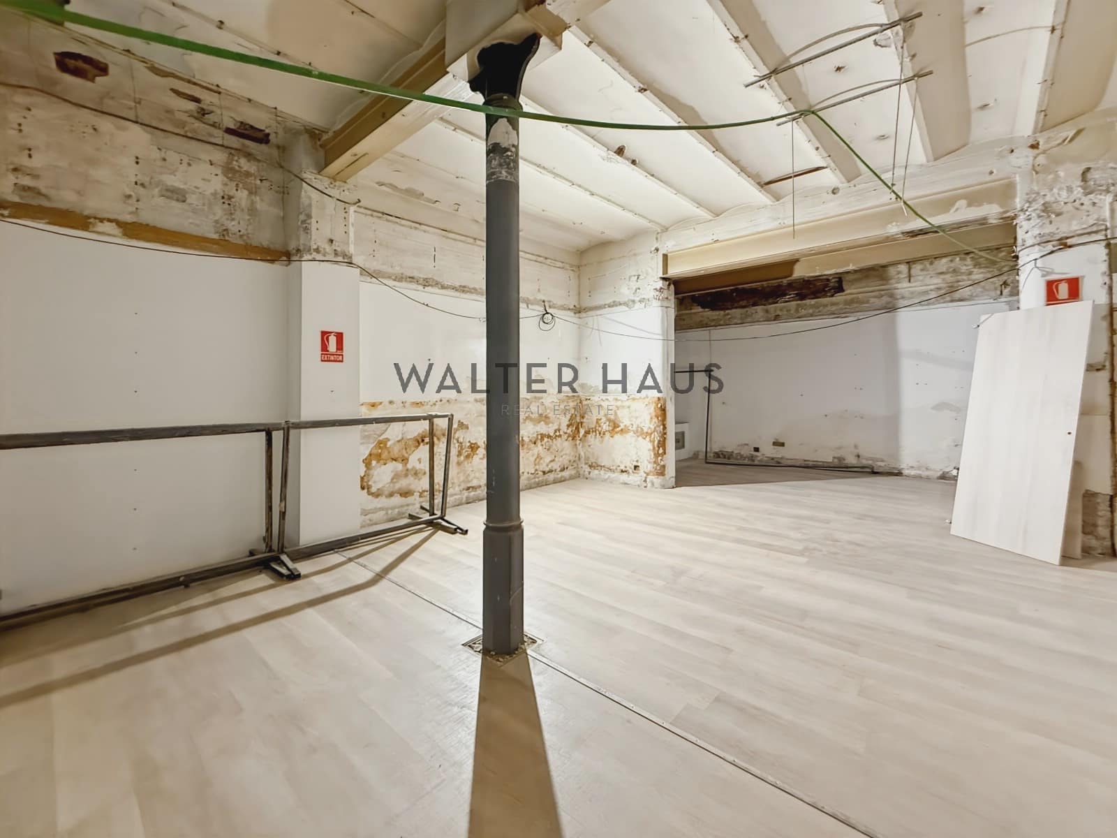 Commercieel te huur in Barcelona stad - € 3.000 (Ref: 9404720)