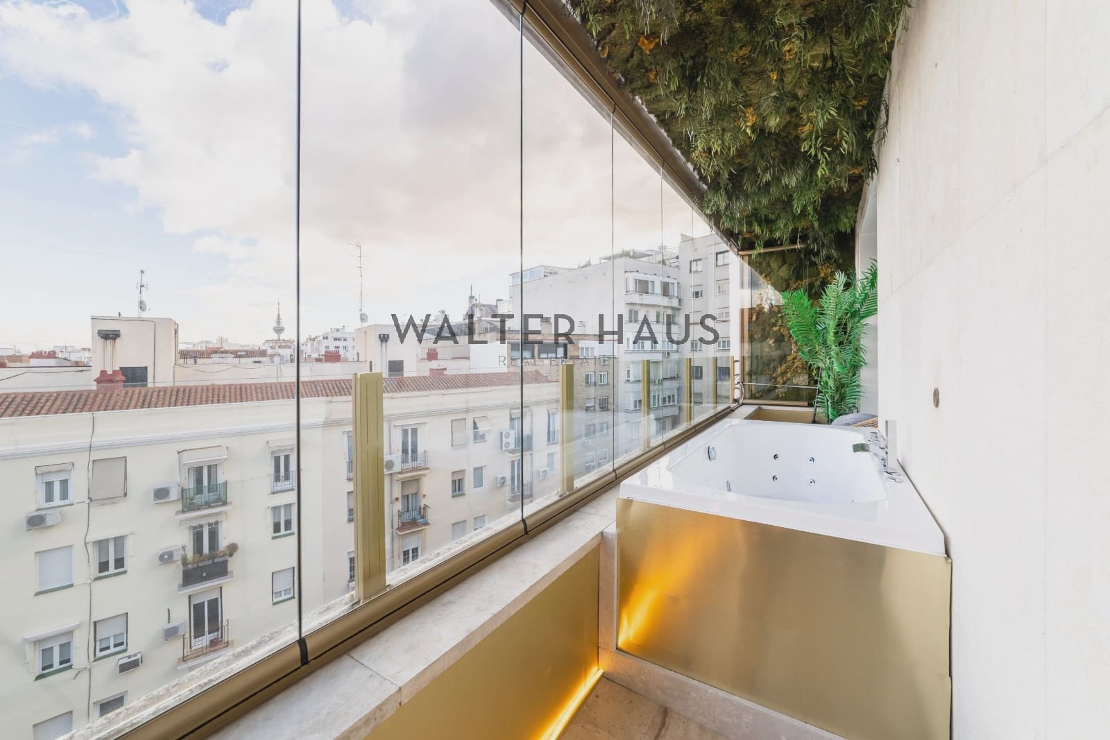 2 soverom Penthouse til salgs i Madrid by - € 1 980 000 (Ref: 9405904)