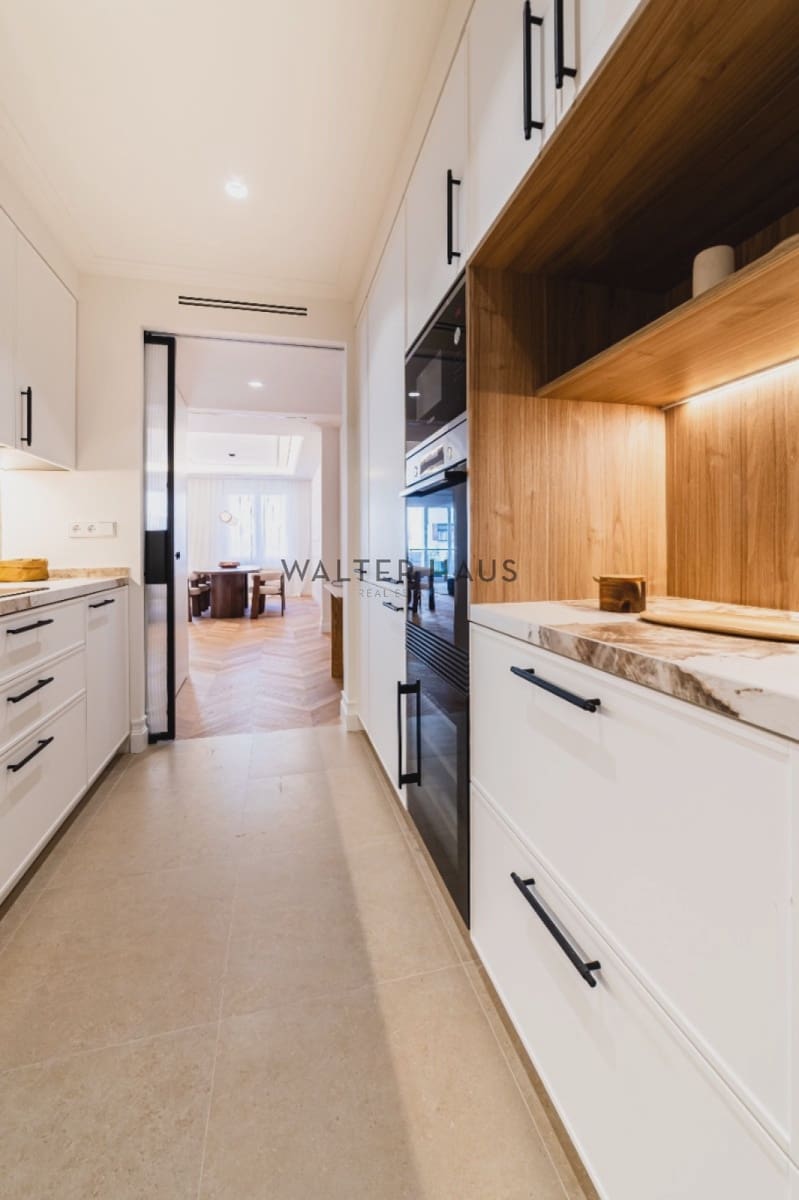 3 slaapkamer Flat te koop in Madrid stad met zwembad - € 2.550.000 (Ref: 9405905)