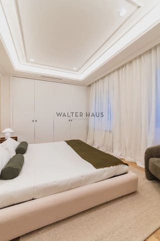 3 bedroom Flat for sale in Almagro, Madrid city with pool - € 2,550,000 (Ref: 9405905)