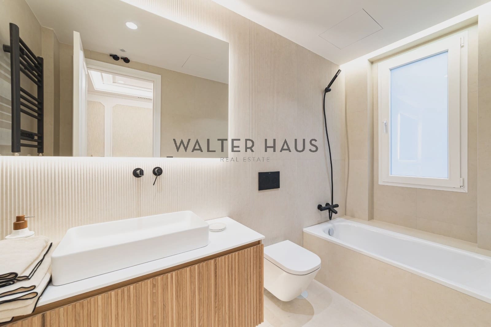 3 slaapkamer Flat te koop in Madrid stad met zwembad - € 2.495.000 (Ref: 9405905)