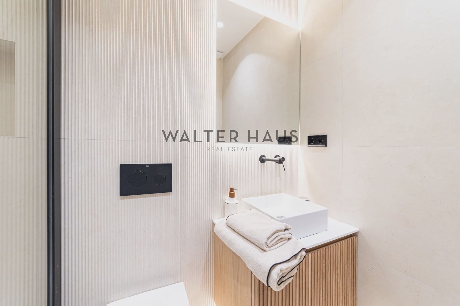 3 slaapkamer Flat te koop in Madrid stad met zwembad - € 2.495.000 (Ref: 9405905)