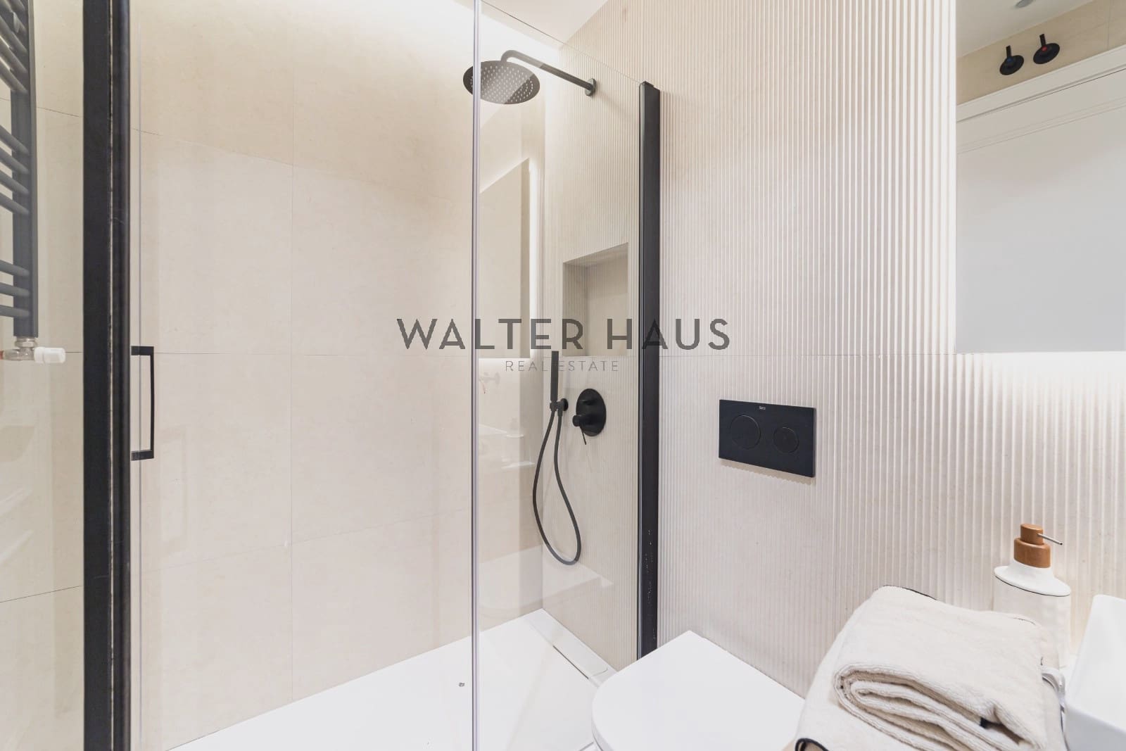 3 slaapkamer Flat te koop in Madrid stad met zwembad - € 2.495.000 (Ref: 9405905)