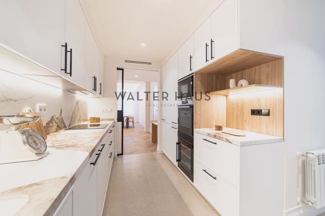 3 sovrum Lägenhet till salu i Almagro, Madrid stad med pool - 2 495 000 € (Ref: 9405905)