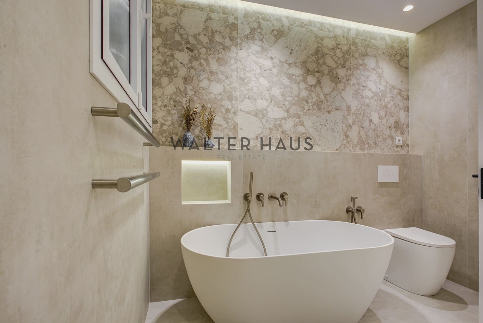 5 bedroom Flat for sale in Barcelona city - € 2,450,000 (Ref: 9412838)
