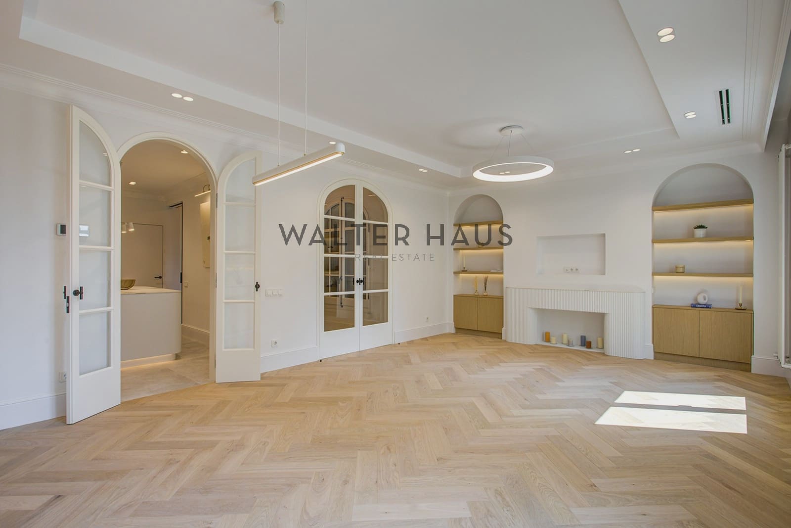 5 bedroom Flat for sale in Barcelona city - € 2,450,000 (Ref: 9412838)