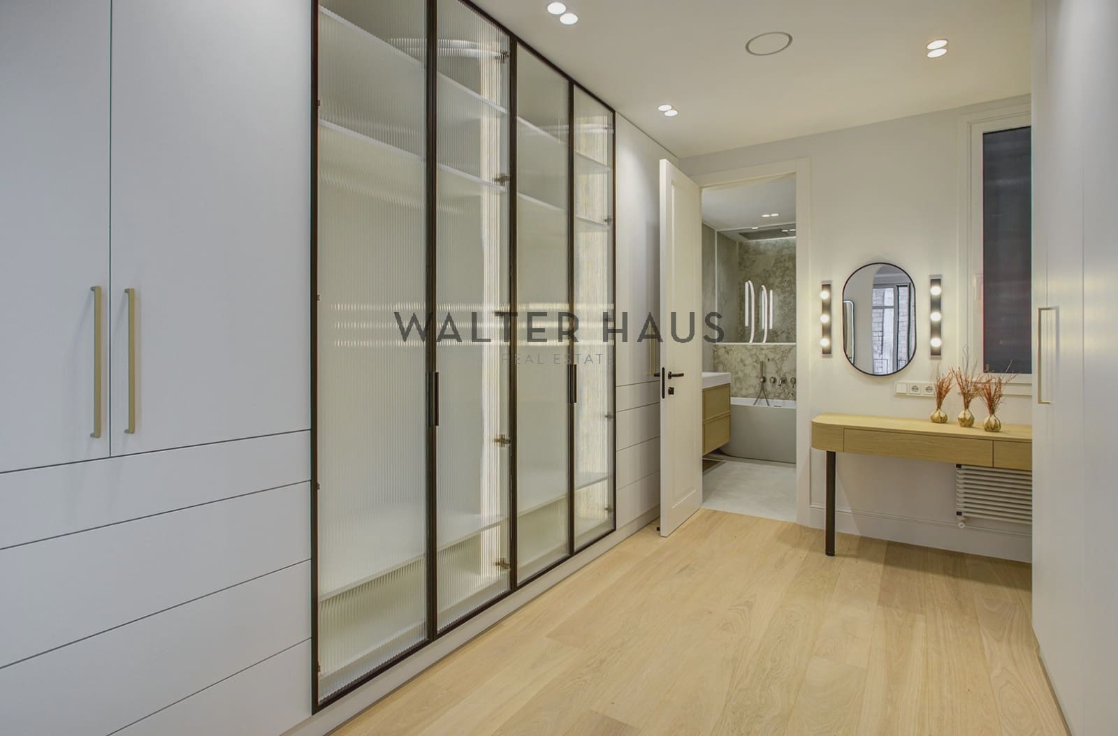 5 bedroom Flat for sale in Barcelona city - € 2,450,000 (Ref: 9412838)