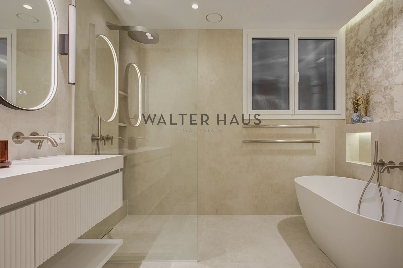 5 bedroom Flat for sale in Barcelona city - € 2,450,000 (Ref: 9412838)