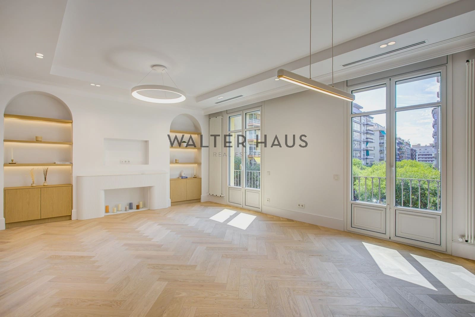 5 bedroom Flat for sale in Barcelona city - € 2,450,000 (Ref: 9412838)