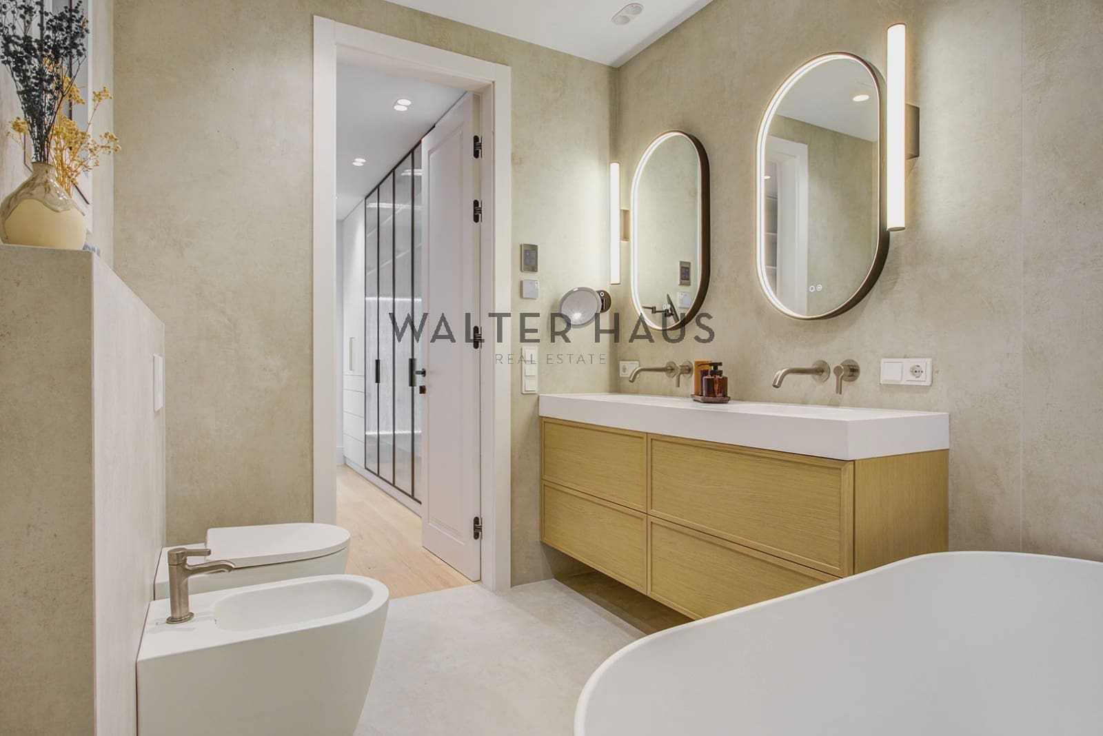 5 bedroom Flat for sale in Barcelona city - € 2,450,000 (Ref: 9412838)