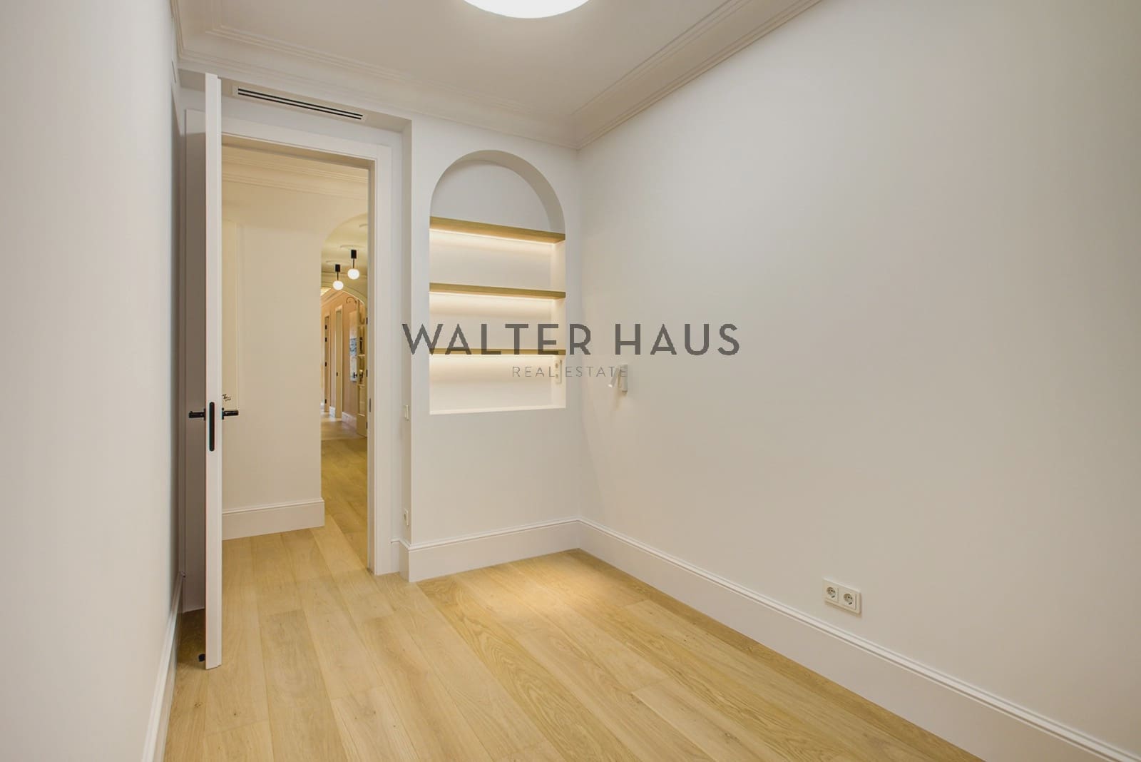 5 bedroom Flat for sale in Barcelona city - € 2,450,000 (Ref: 9412838)
