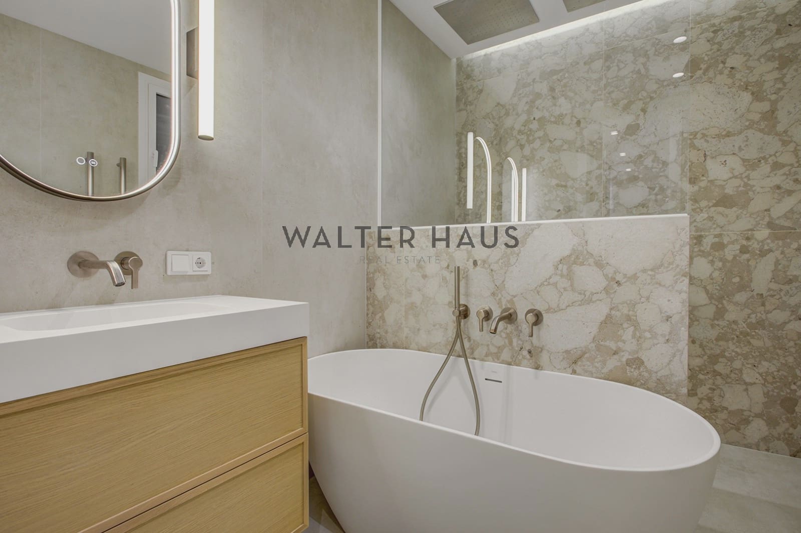 5 bedroom Flat for sale in Barcelona city - € 2,450,000 (Ref: 9412838)
