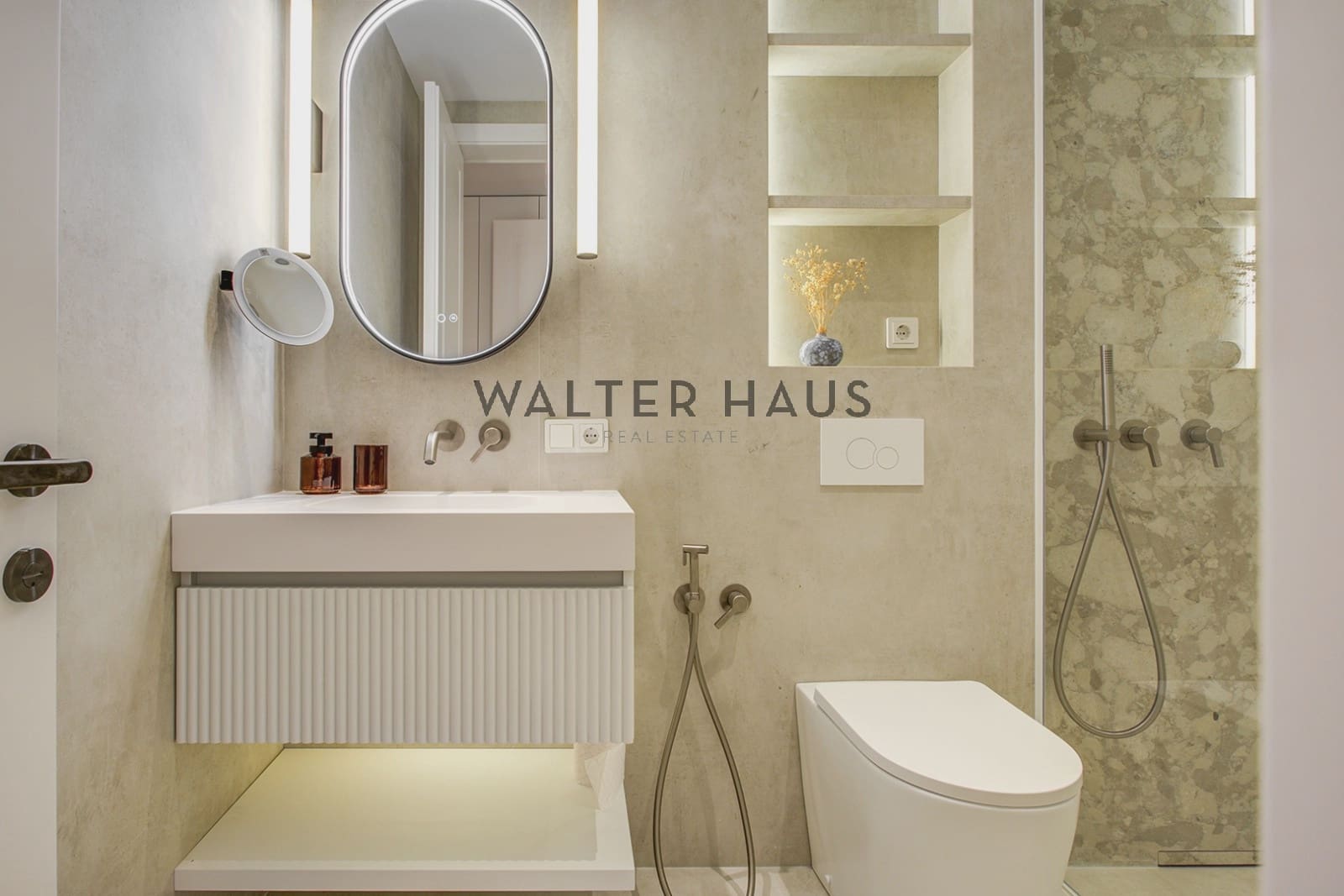 5 bedroom Flat for sale in Barcelona city - € 2,450,000 (Ref: 9412838)