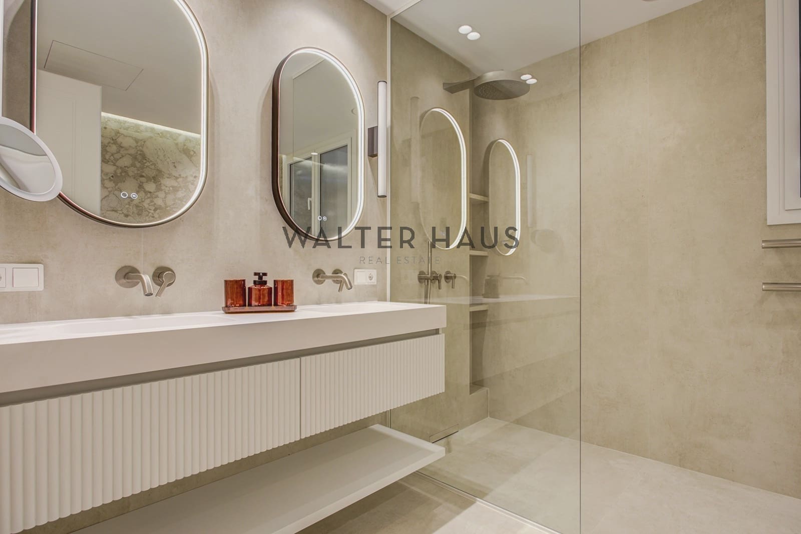 5 bedroom Flat for sale in Barcelona city - € 2,450,000 (Ref: 9412838)