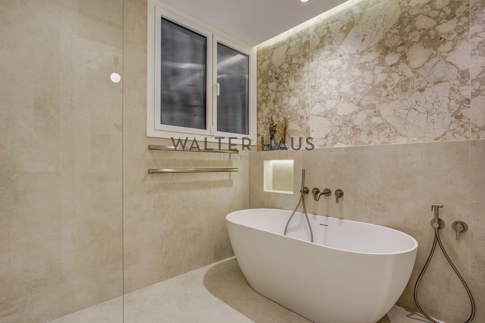 5 bedroom Flat for sale in Barcelona city - € 2,450,000 (Ref: 9412838)