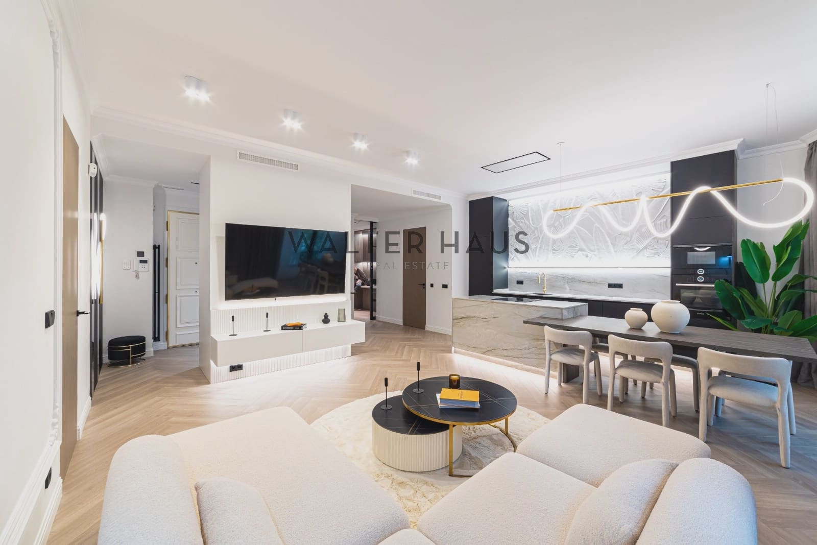 Piso de 2 habitaciones en Madrid ciudad en venta - 2.249.000 € (Ref: 9413416)