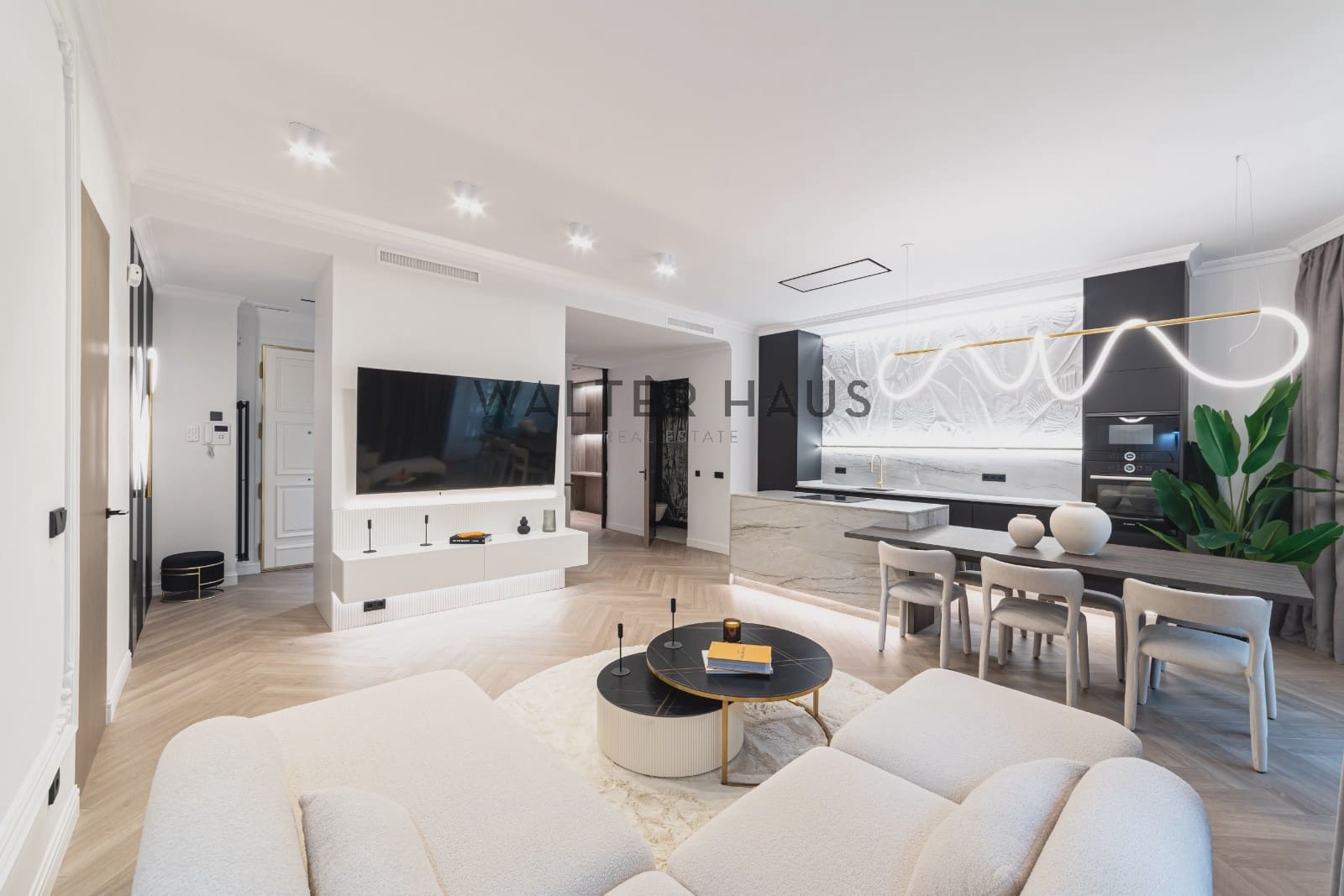 Piso de 2 habitaciones en Madrid ciudad en venta - 2.249.000 € (Ref: 9413416)