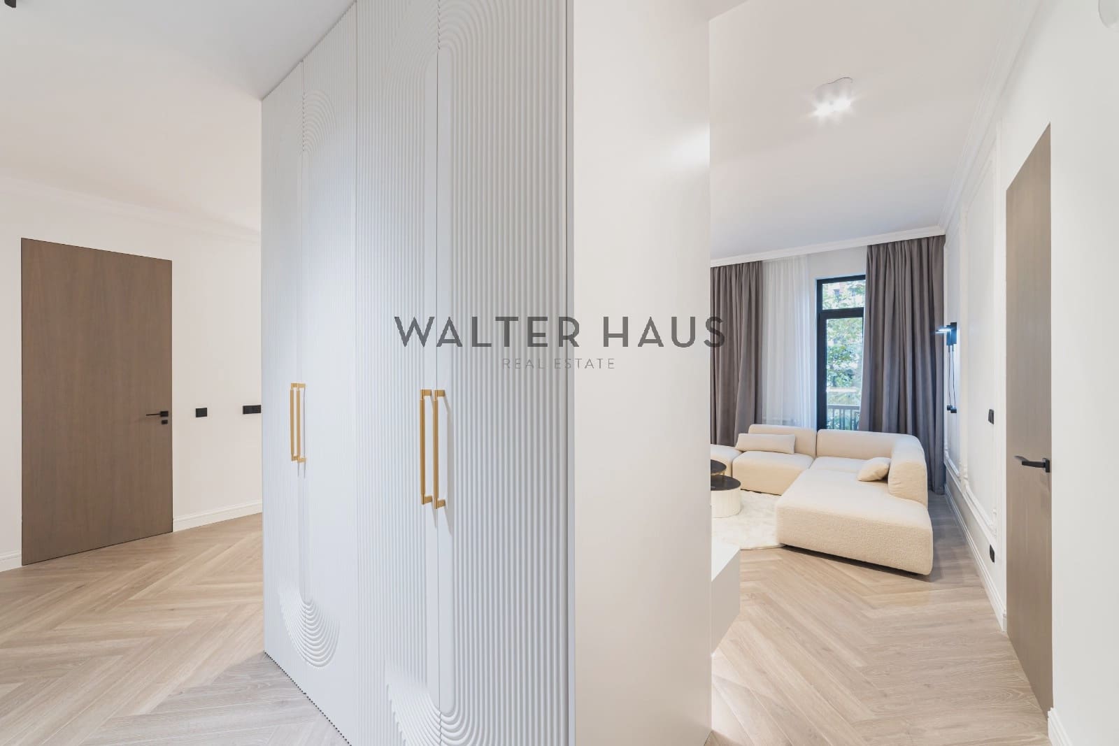 Piso de 2 habitaciones en Madrid ciudad en venta - 2.249.000 € (Ref: 9413416)