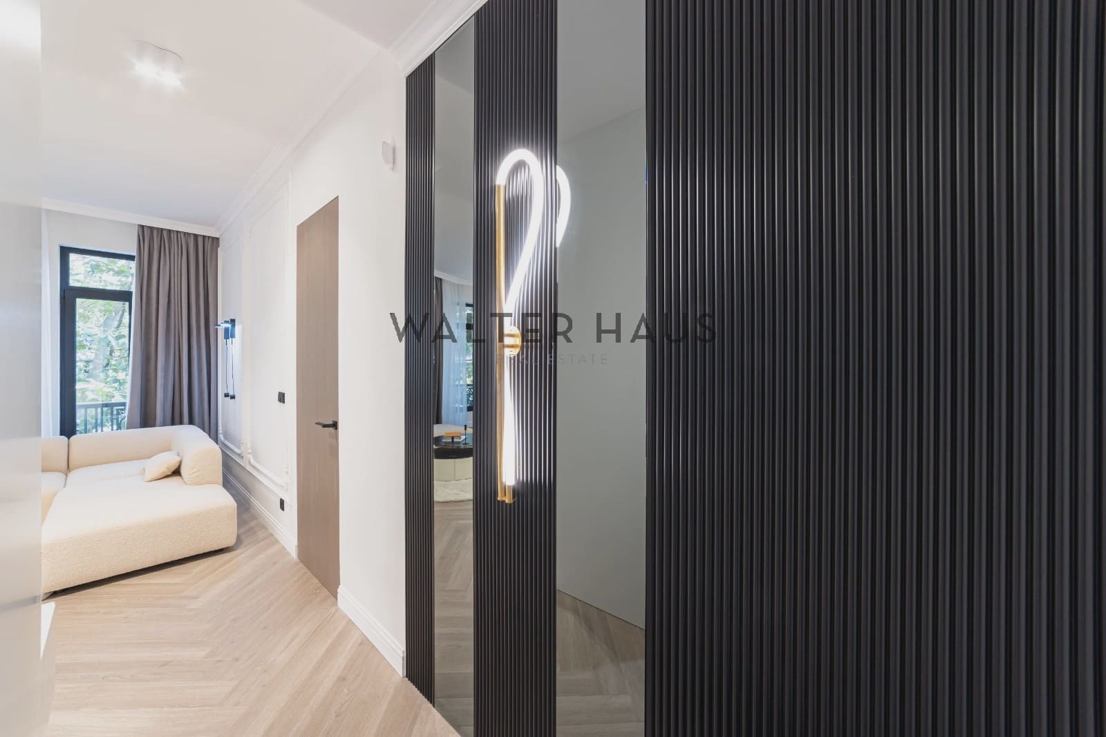 Piso de 2 habitaciones en Madrid ciudad en venta - 2.249.000 € (Ref: 9413416)