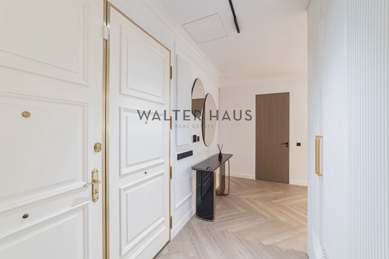 Piso de 2 habitaciones en Madrid ciudad en venta - 2.249.000 € (Ref: 9413416)