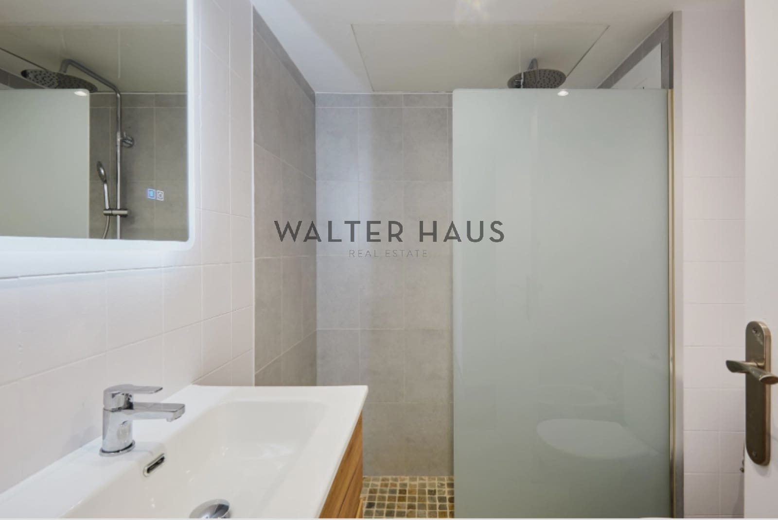 3 soveværelse Lejlighed til leje i Barcelona by - € 2.800 (Ref: 9417495)