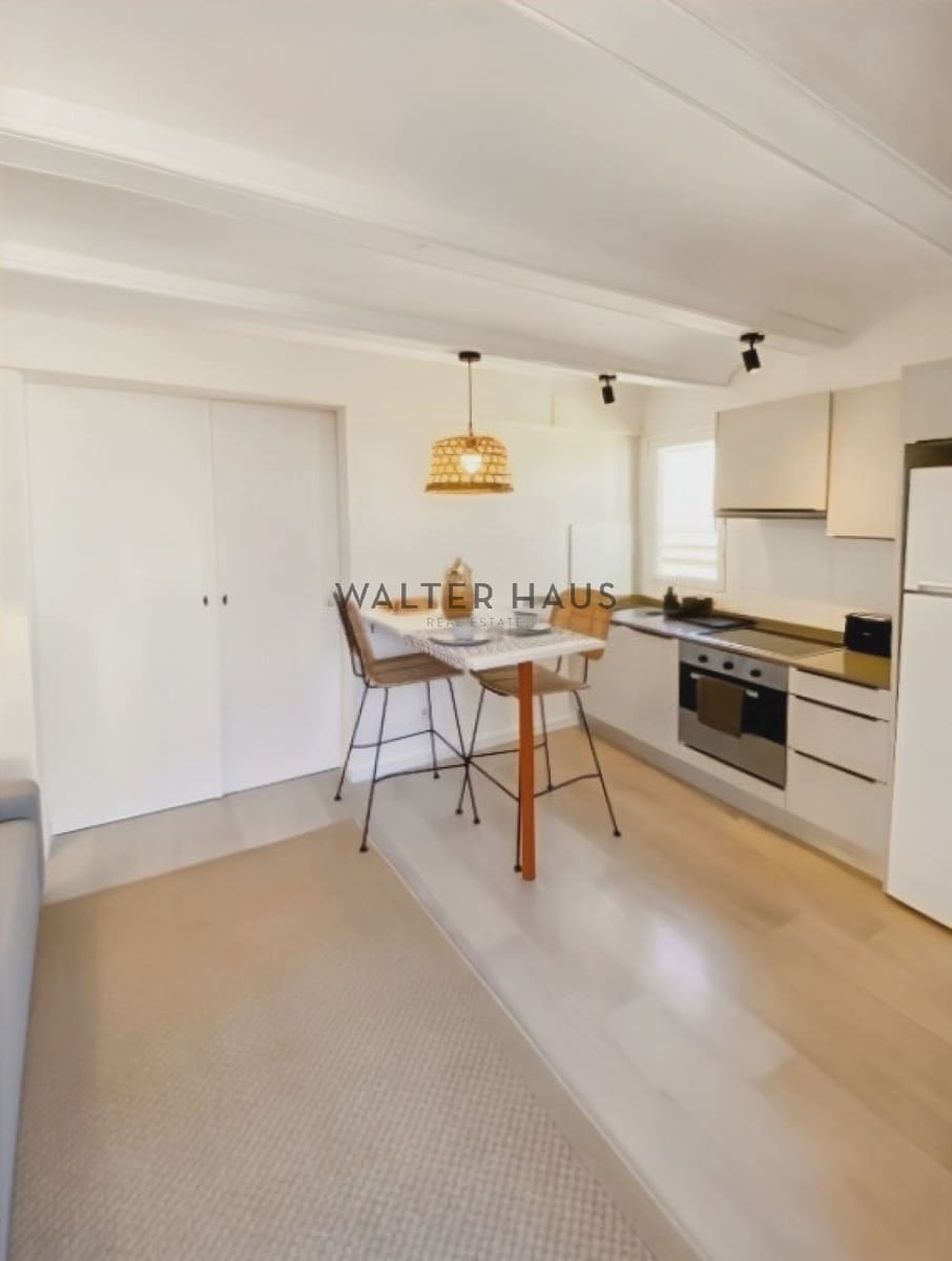 1 makuuhuone Kattohuoneisto vuokrattavana paikassa Barcelona kaupunki mukana uima-altaan - 2 150 € (Ref: 9417590)