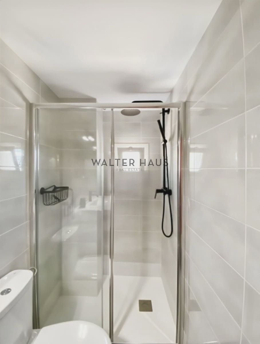 1 makuuhuone Kattohuoneisto vuokrattavana paikassa Barcelona kaupunki mukana uima-altaan - 2 150 € (Ref: 9417590)