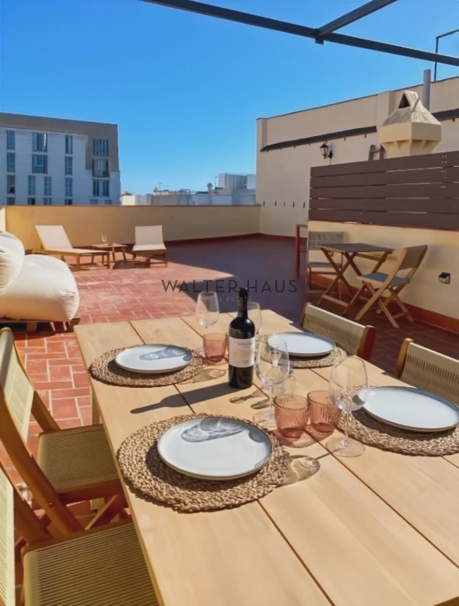 1 makuuhuone Kattohuoneisto vuokrattavana paikassa Barcelona kaupunki mukana uima-altaan - 2 150 € (Ref: 9417590)