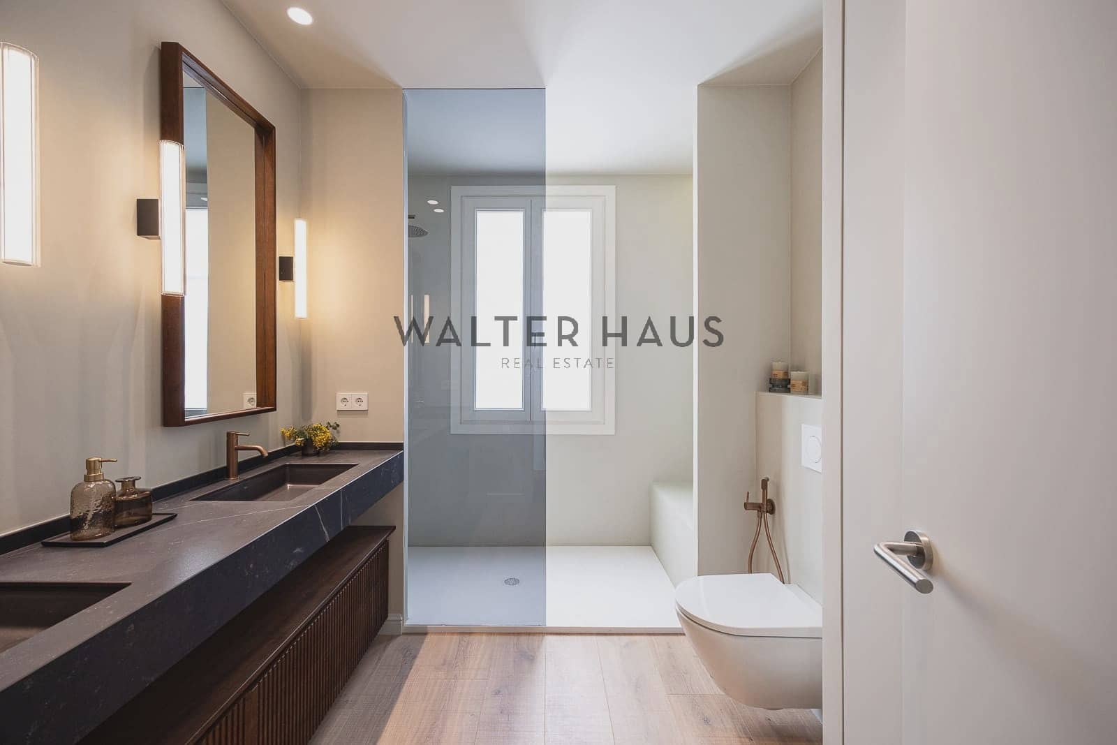 4 bedroom Flat for sale in Barcelona city - € 1,790,000 (Ref: 9421747)