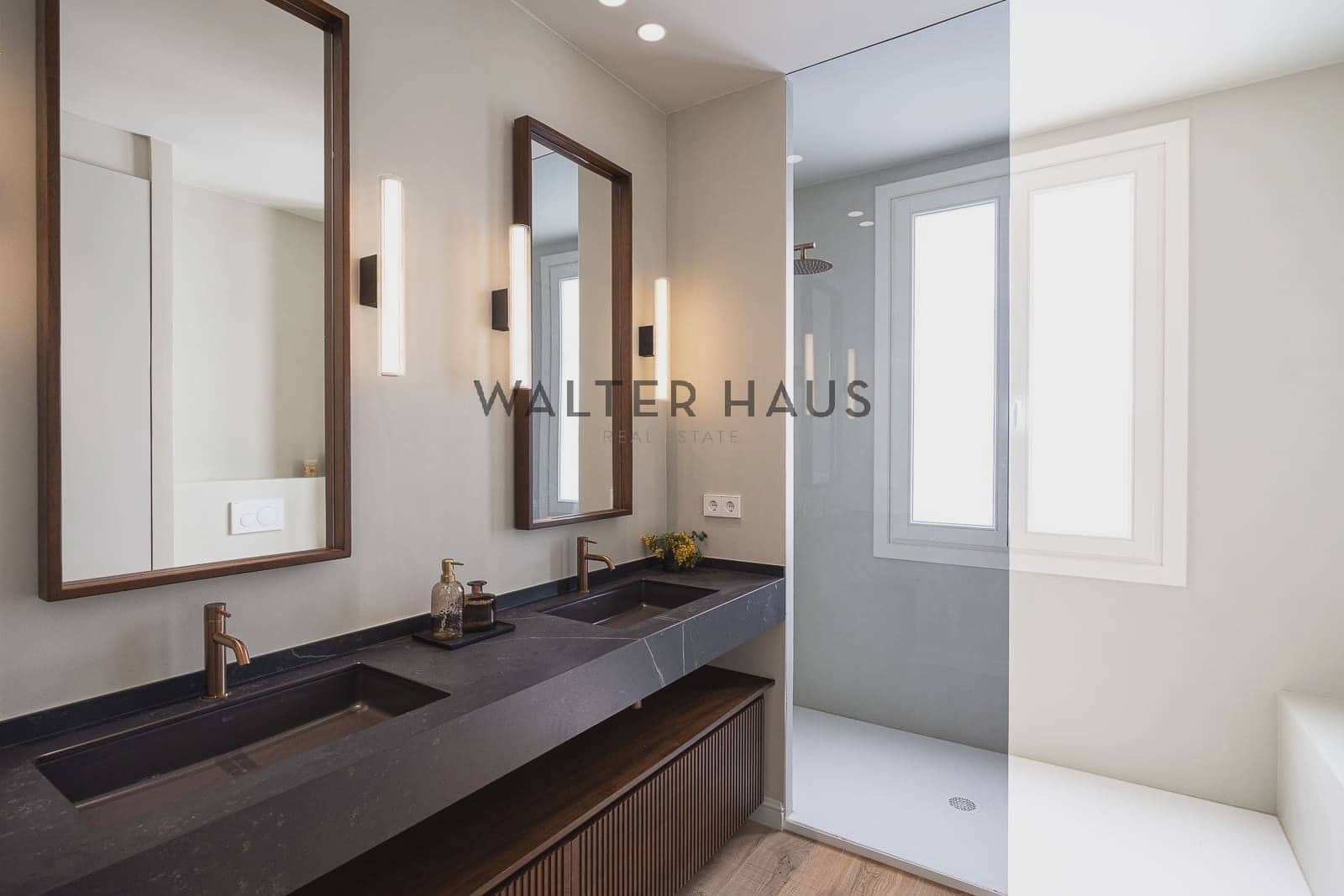 4 bedroom Flat for sale in Barcelona city - € 1,790,000 (Ref: 9421747)