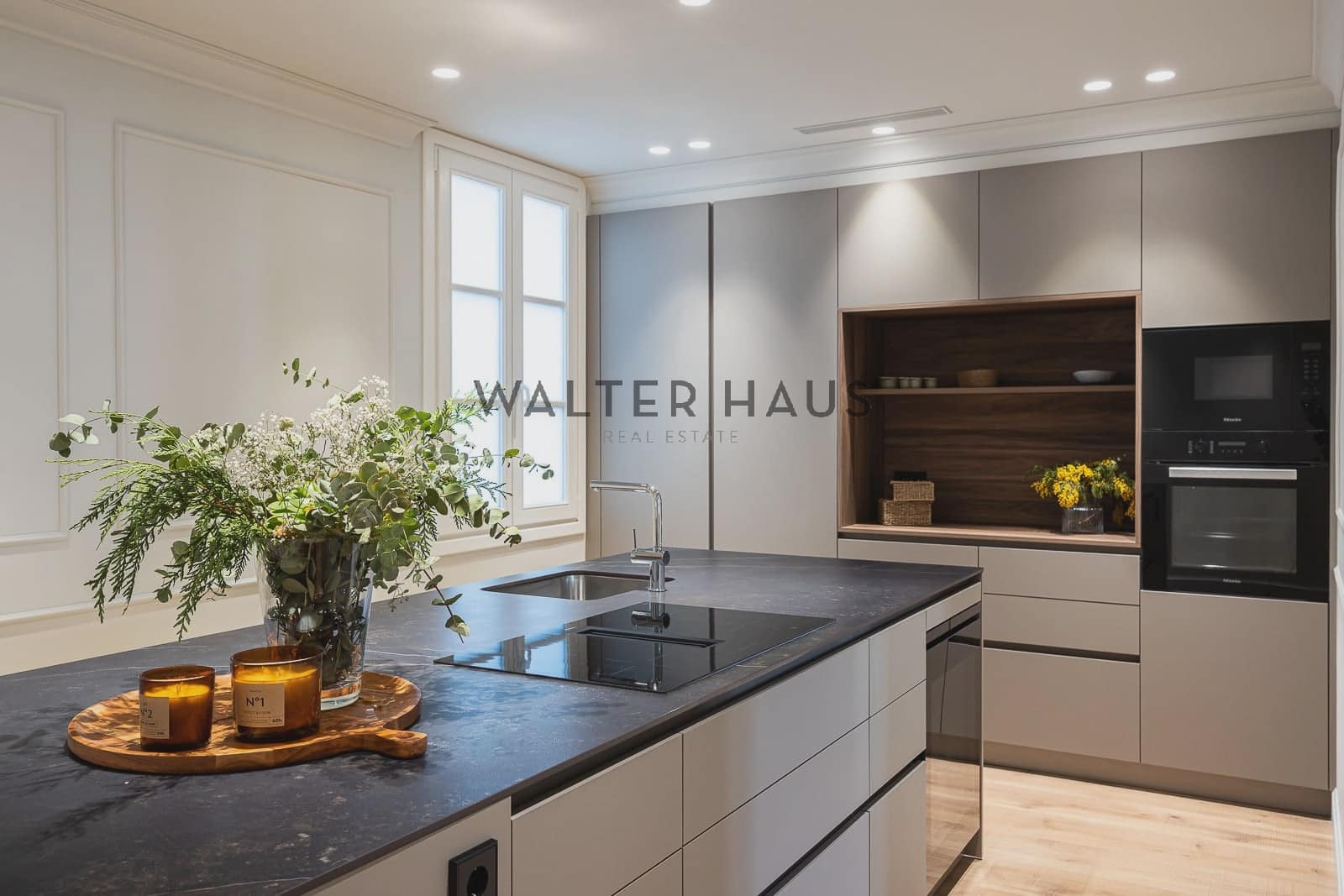 4 bedroom Flat for sale in Barcelona city - € 1,790,000 (Ref: 9421747)