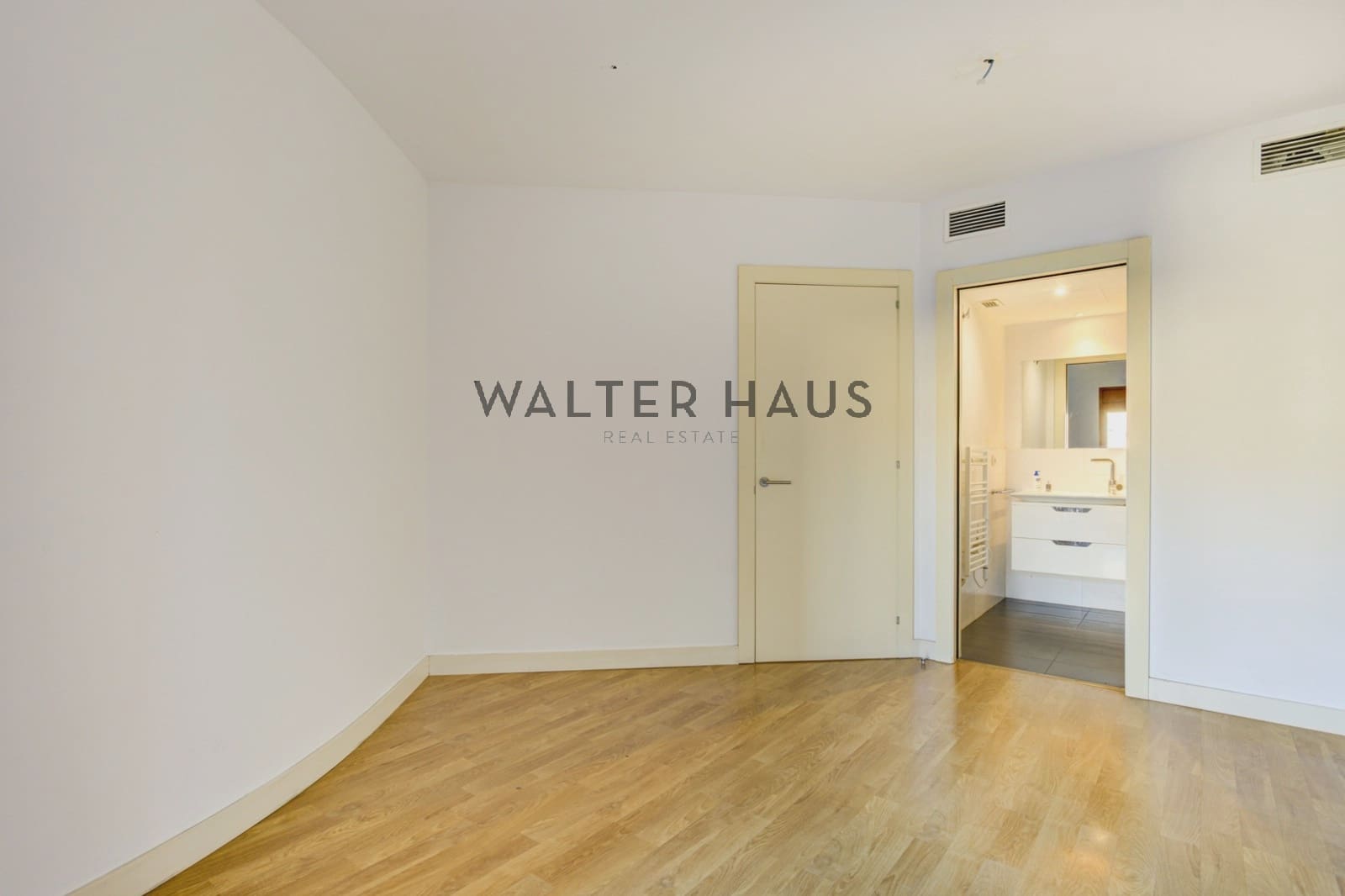 2 slaapkamer Penthouse te koop in Barcelona stad - € 895.000 (Ref: 9426240)