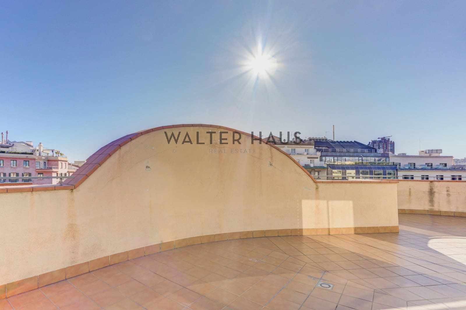 2 slaapkamer Penthouse te koop in Barcelona stad - € 895.000 (Ref: 9426240)