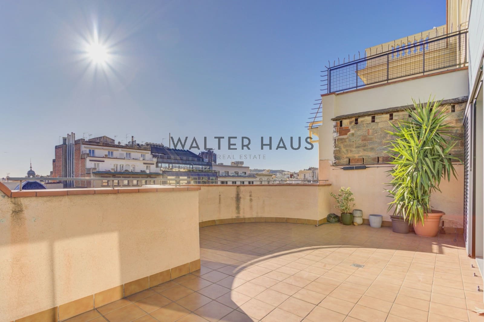 2 slaapkamer Penthouse te koop in Barcelona stad - € 895.000 (Ref: 9426240)